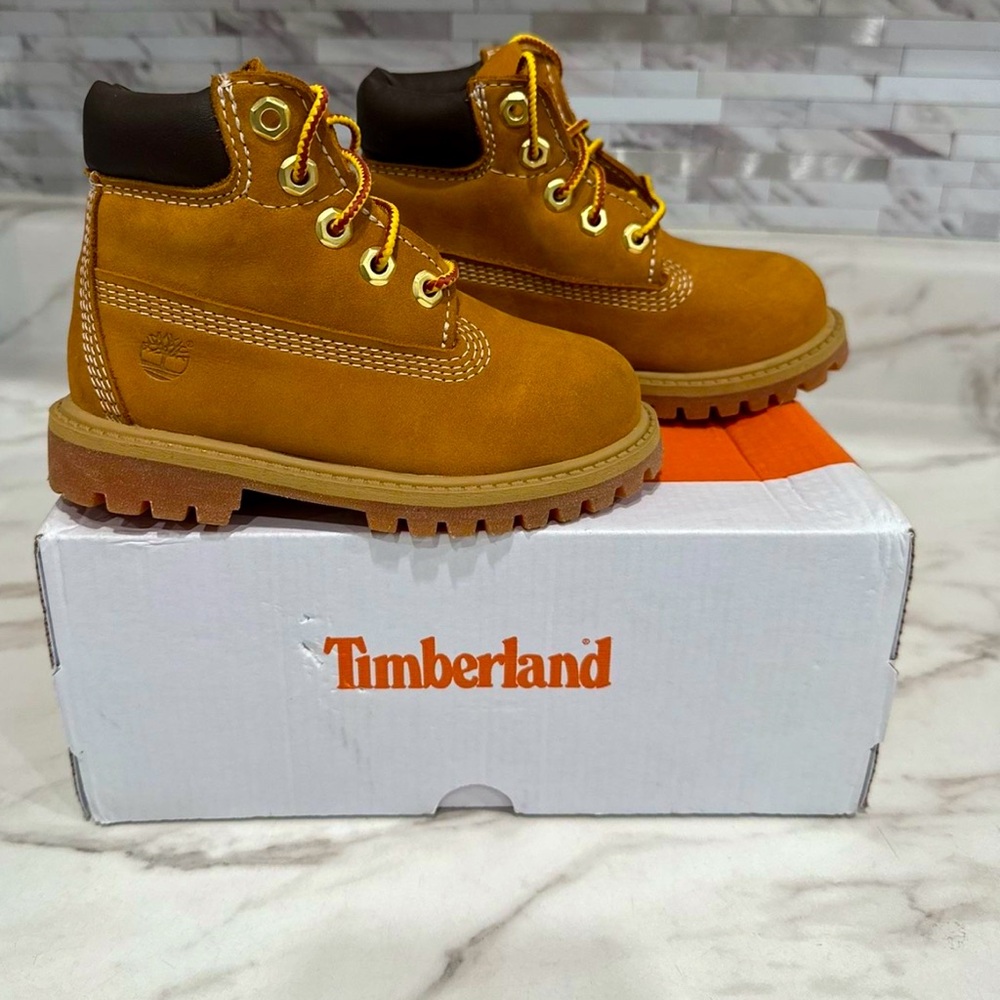 Toddler Timberland premium waterproof boots 
SIZE 8c